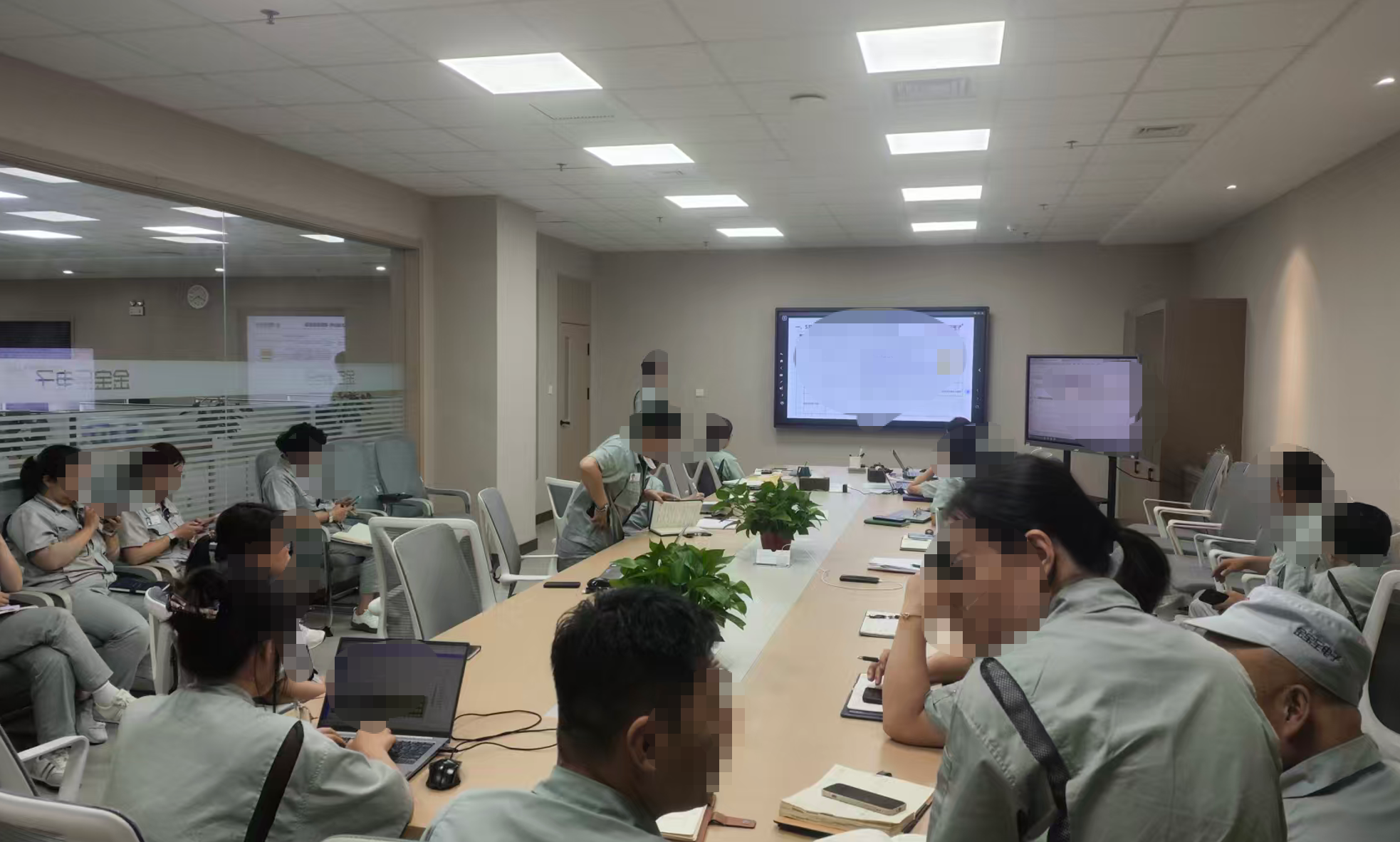 大连某半导体公司月度经营管理会议